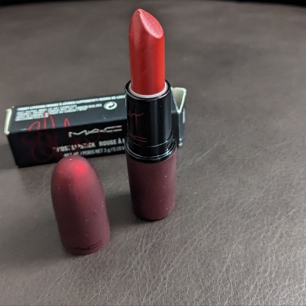 MAC Cosmetics Viva Glam Rihanna